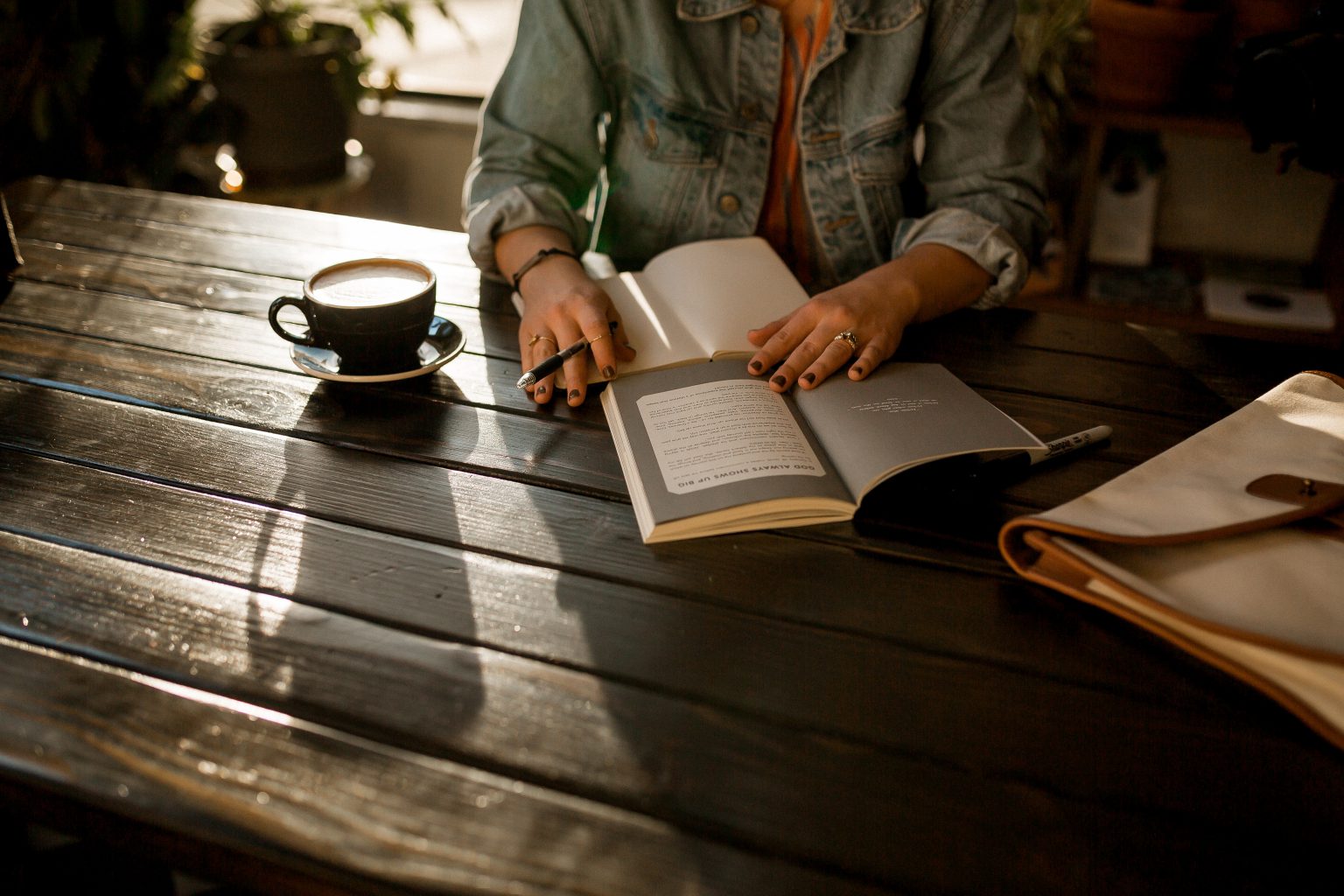 10 Journal Prompts for Addiction Recovery
